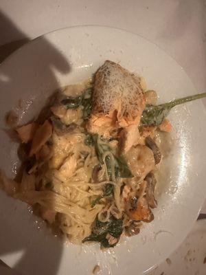 Seafood FETTUCCINE ALFREDO