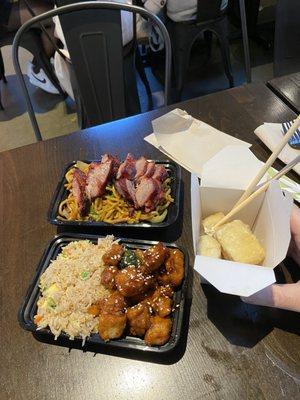 Barbecue pork with lo mein noodles. "General's Chicken" with fried rice. A side order of fried tofu.