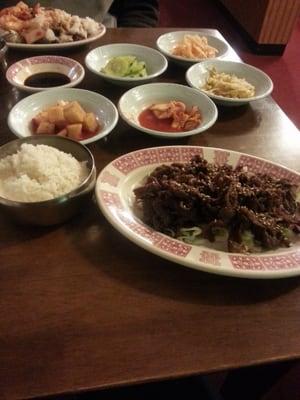 Bulgogi with all the trimmings. Yum!!