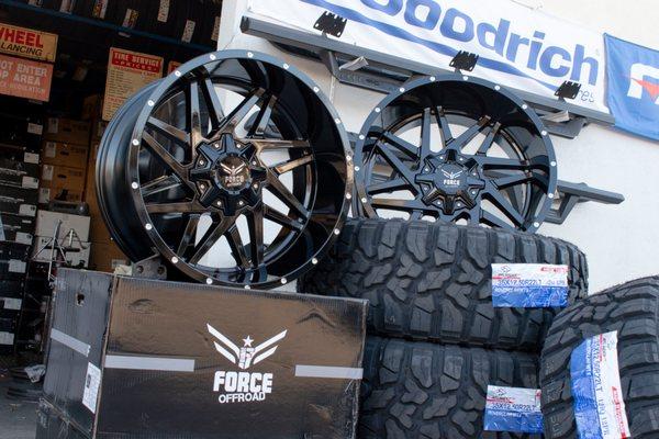 Offroad wheel and tire packages