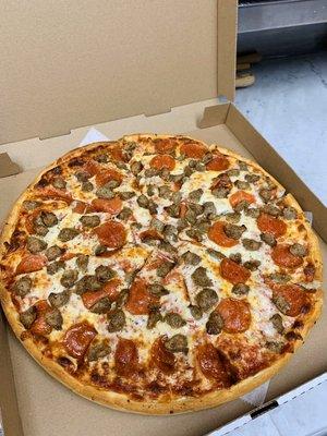 Large pepperoni & sausage pizza