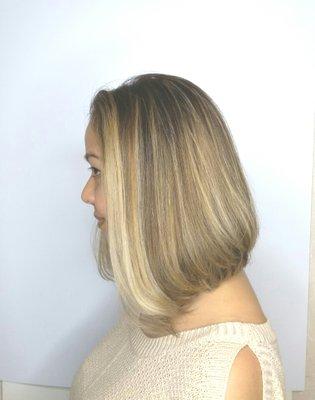 Face framing highlights keeps your look fresh for summer! Hairstylist - Claudia Dolce