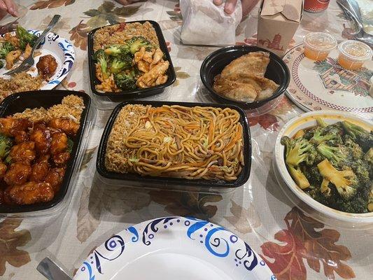 General tso's, pork lo mein, chicken & broccoli, broccoli in garlic sauce, scallion pancakes