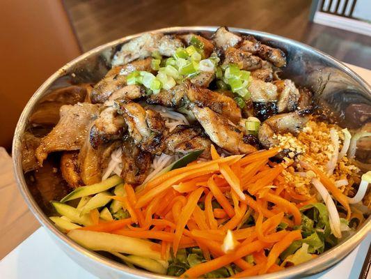 Vermicelli Bowl w/ Grilled chicken