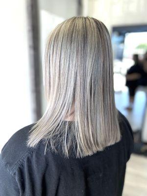 Blonde services by Jade Vong