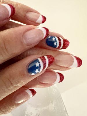 Thanks for the amazing 4th July manicure Emily!