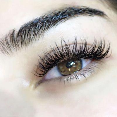 Enchanting eyelashes