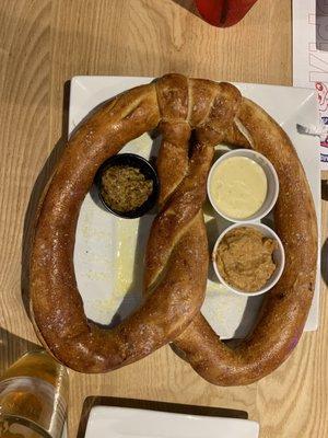 Giant pretzel!!