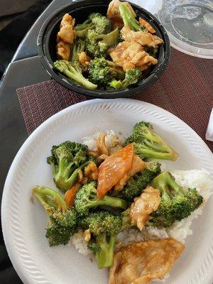 Chicken and broccoli with white rice