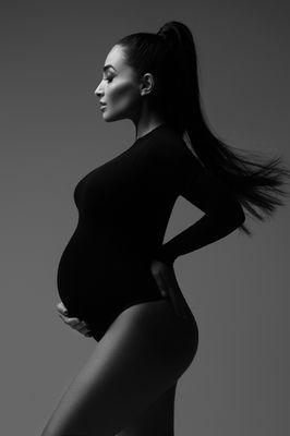 Fashion maternity photos celebrity photographer Chicago