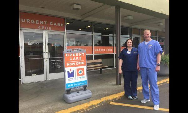 Staff in front of Legacy-GoHealth Urgent Care