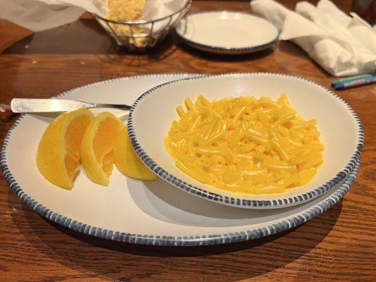 Kidsz' menu Mac& Cheese with oranges