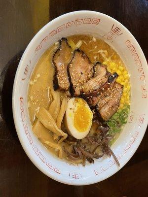 Tonkotsu Mayu Ramen