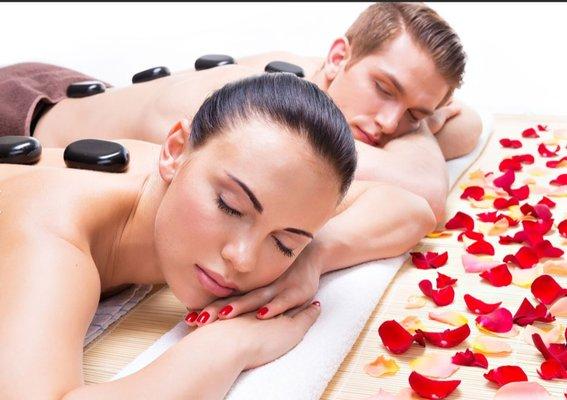 we are specialized for couples massages