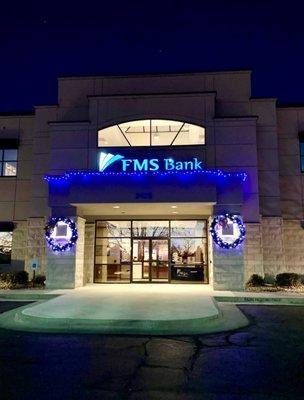 FMS Bank offers multiple business checking accounts to meet your needs.