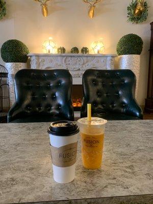 Jasmine tea and Honey peach slush in one of the many seating areas.