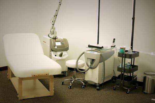 Treatment area using state of the art Quanta Q Plus C laser machine and Zimmer Cryo 6 chiller