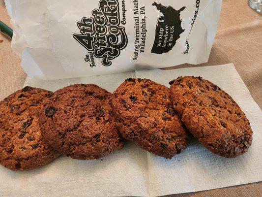 burnt oatmeal raisin cookies that didn't even taste like oatmeal.