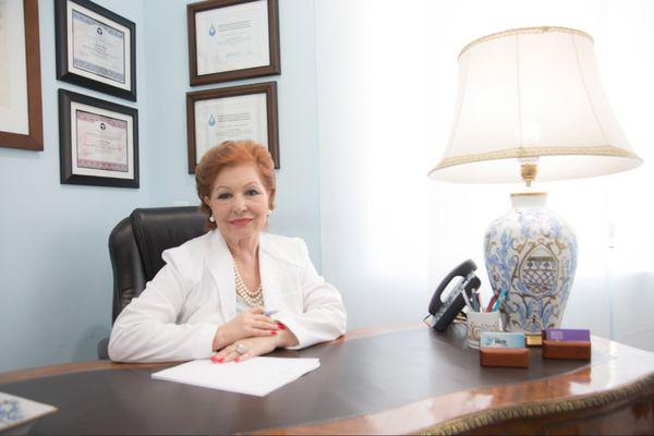 Meet our HCG Expert , Dr. Leda Di Meco