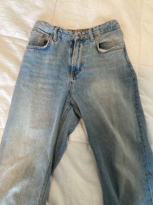 My mom jeans were ready the next day! Very quick and fantastic service.