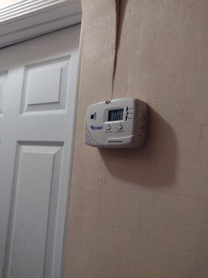 Carbon monx alarm prominently displayed in hallway. Inspector walked by it several times, said we didn't have one.