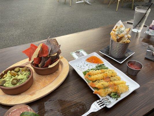 Guacamole, Shrimp tempura & Parmesan truffle fries