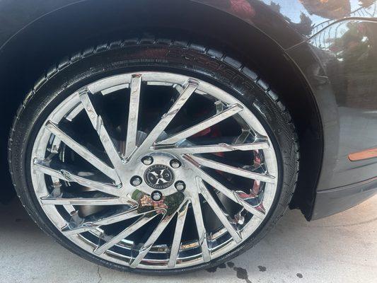 New rims from Noah tire shop