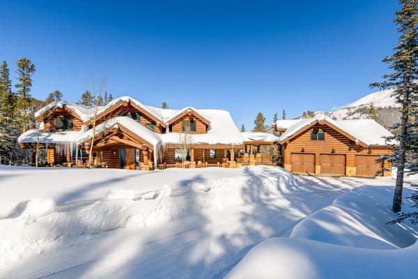 Mountain Kingdom On Hoosier Pass in Breckenridge, CO. Featuring an expansive deck, hot tub, and sweeping mountain views.