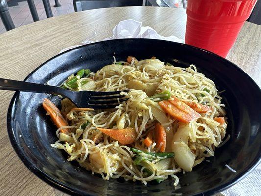 The Singapore rice noodle with shrimp dish for lunch.