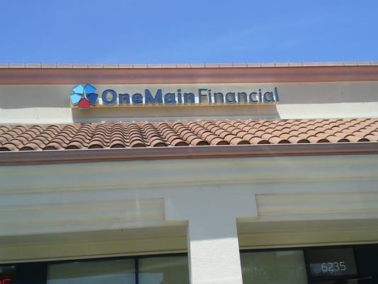 OneMain Financial Store Front, Raley's Shopping Center, Newark, CA.