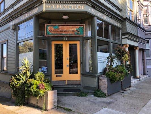 Acupuncture and Herb Shop on the corner of Noe and 25th Street