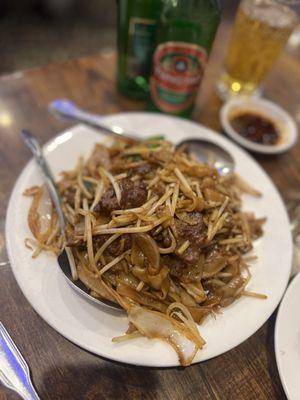 154. Dry Style Beef Chow Fun