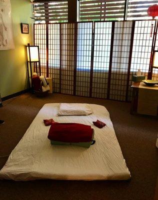 Traditional Japanese Bodywork shiatsu done on a futon.