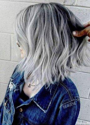 Silver hilights long bob beachwaves