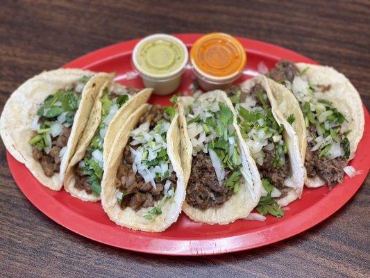 Tacos de asada and barbacoa