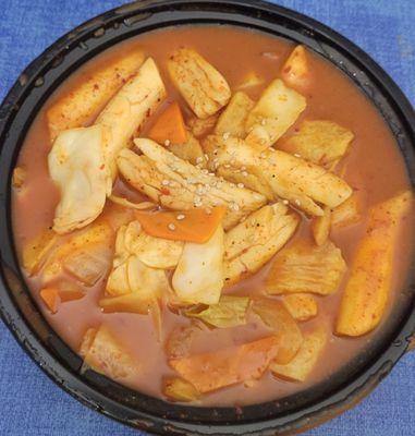 Tteokbokki (spicy rice cakes) bowl