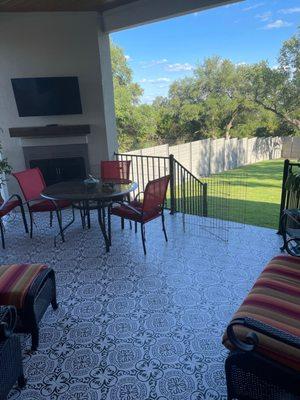 Fireplace face cover with glass doors