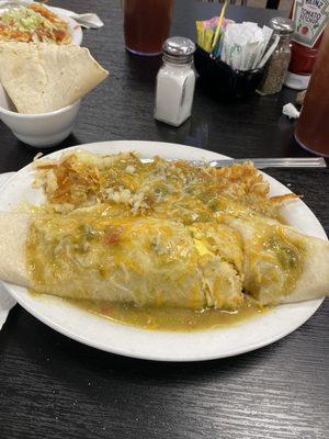 Green chili 3 Egg Omelette with hash browns