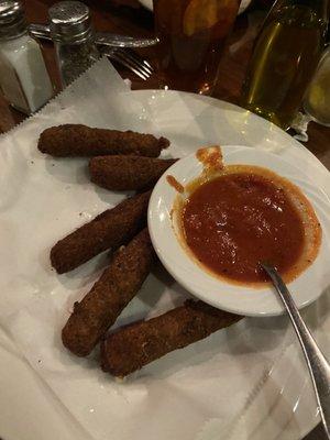 Mozzarella sticks (6)