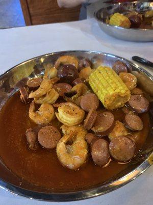 Steamed Shrimp (No Head) and Sausage in " juicy sauce "