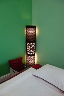 We have personal private rooms for you! These are for body massage, pain relief and acupuncture.