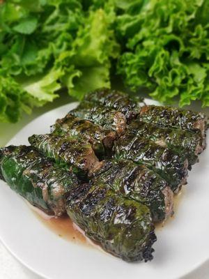 Bo Nuong La Lot (Large)
 Beef Wrapped in Hawaiian lot leaf!