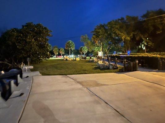 Walkway around the restaurant