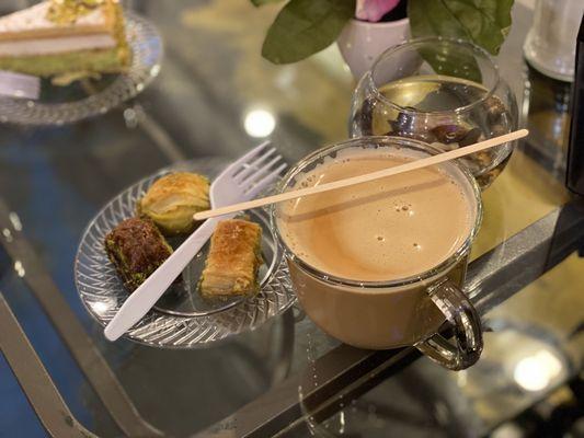 Karak tea, baklava