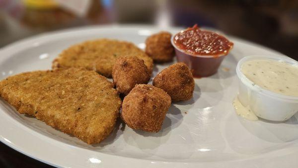 Sampler platter (cheese planks, corn fritters)