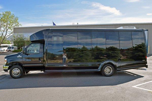 25 passenger executive leather coach