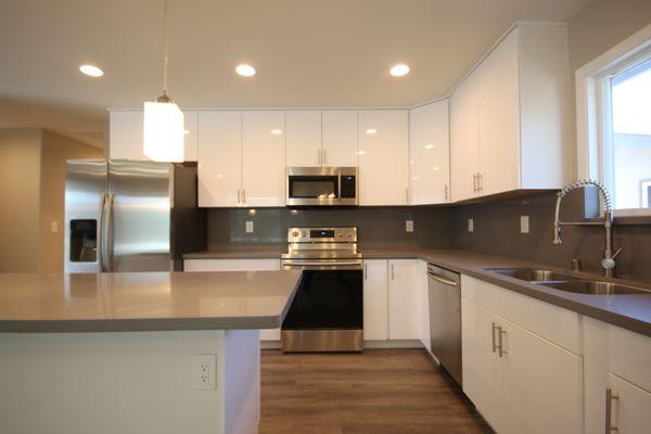 Rental home kitchen near Apple Spaceship campus