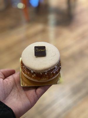 S'mores macaroon