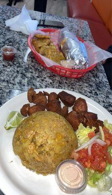 Mofongo con Carne Frita, Ensalada, Tripleta Sandwich, Tostones