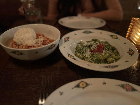 Gnocchi sauce wasn't too heavy / creamy. The spaghetti pasta was fresh and the tomato sauce was well balanced.